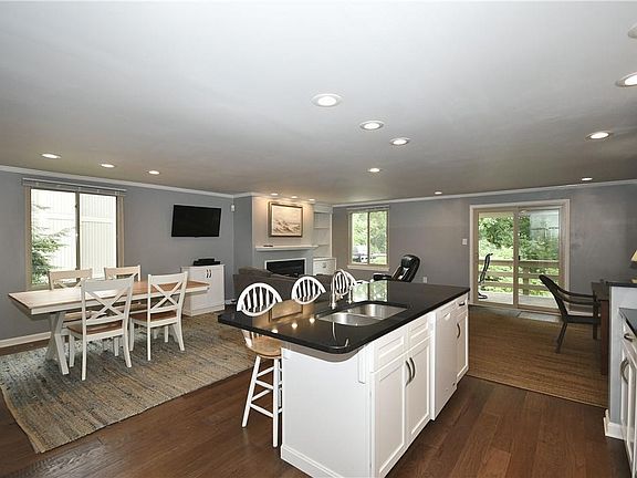 5th image of 1569 Pineview Dr