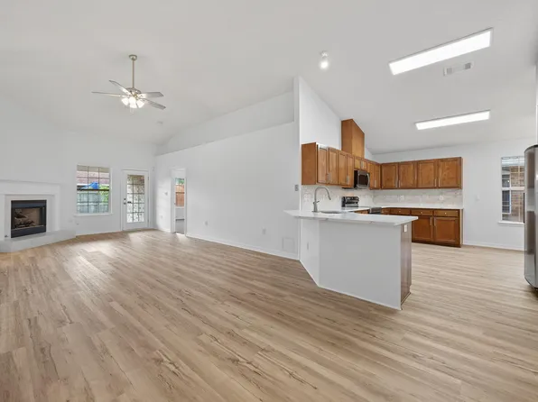 1608 Sutton Pl, Fort Walton Beach, FL 32547
