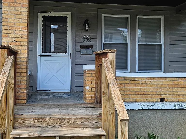 228 Williams Ave — Photo 1