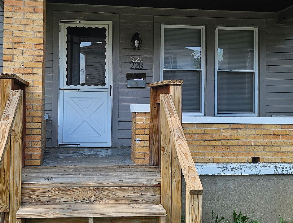 1st image of 228 Williams Ave