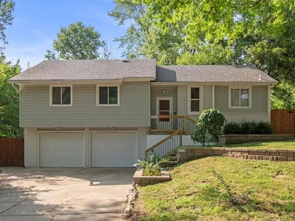 4820 S Kendall Dr, Independence, MO 64055