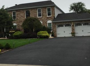 11 Empress Ct, Freehold, NJ 07728
