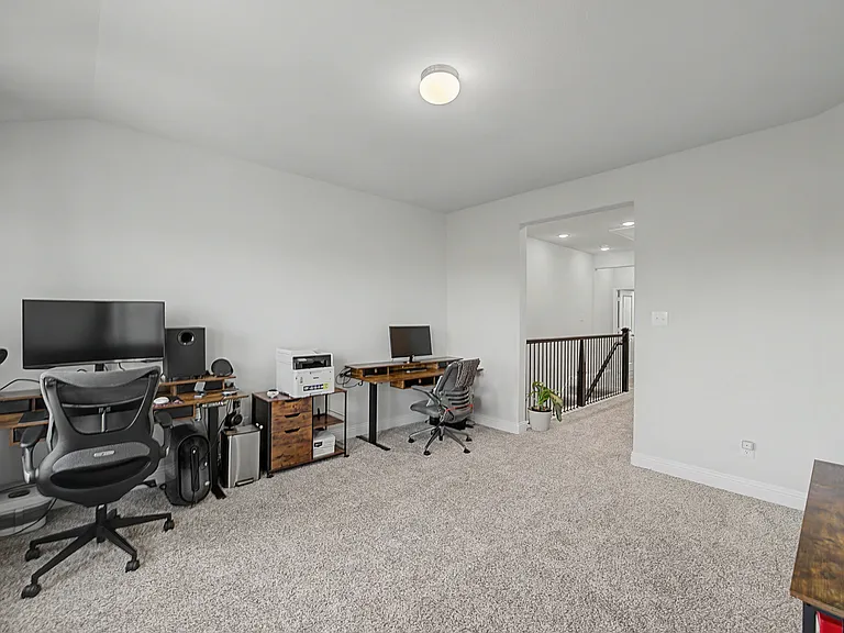 537 Hutchinson Ln — Photo 20
