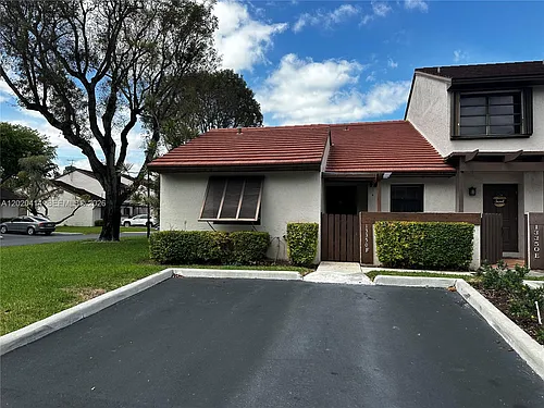 13350 SW 88th Ter #F Photo 1