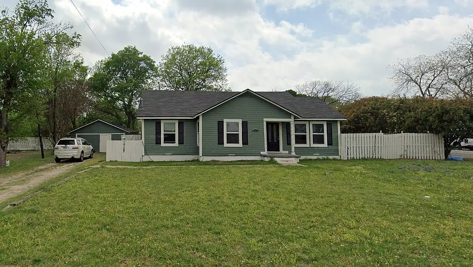 2700 Park Ave