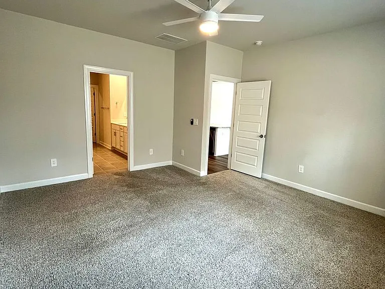 503 Yellowstone Trl — Photo 11