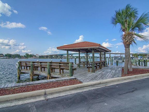 3rd image of 228 Amberjack Dr Unit 8