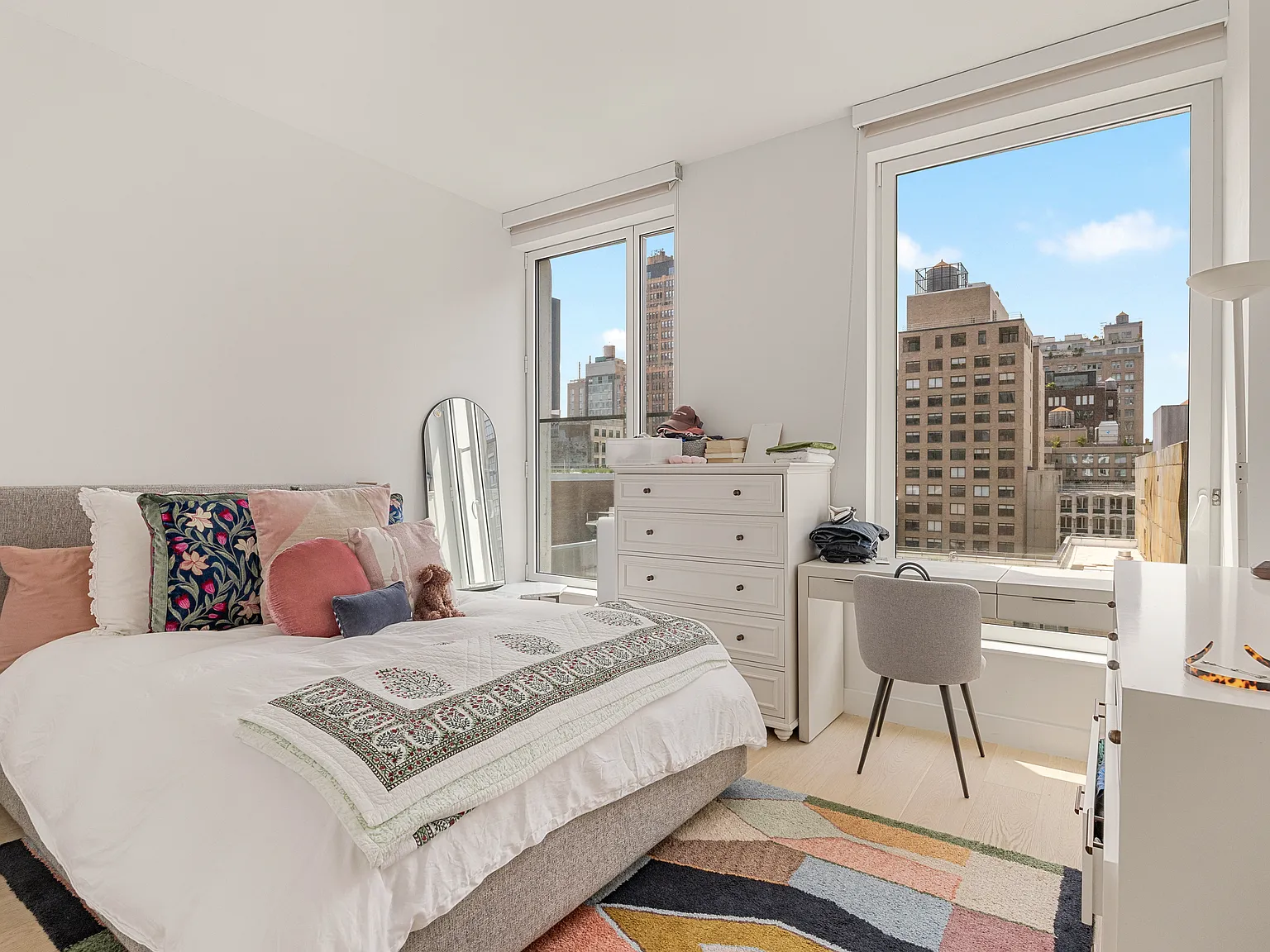 215 West 28th Street — Photo 4