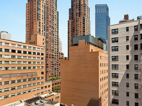 3rd image of 457 W 57th St #1409