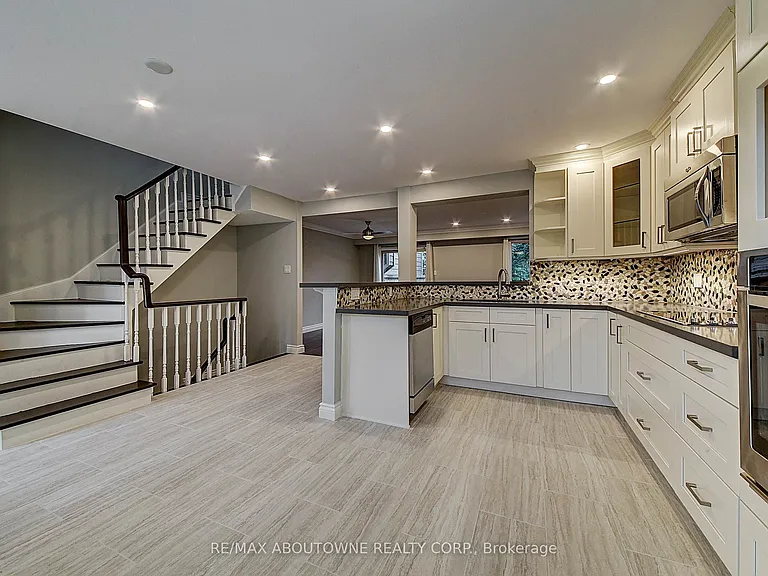 2353 Marine Dr #3 — Photo 6