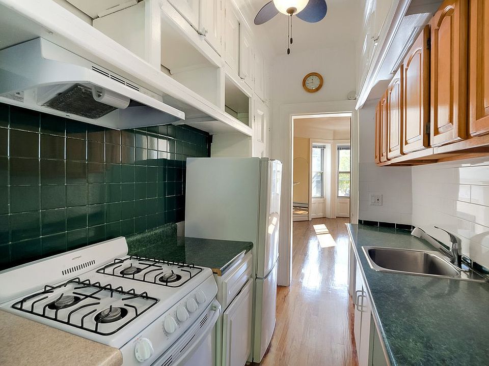1st image of 685 Saint Johns Pl #6700