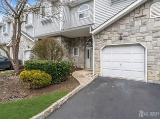 24 Catherine Ct, Laurence Harbor, NJ