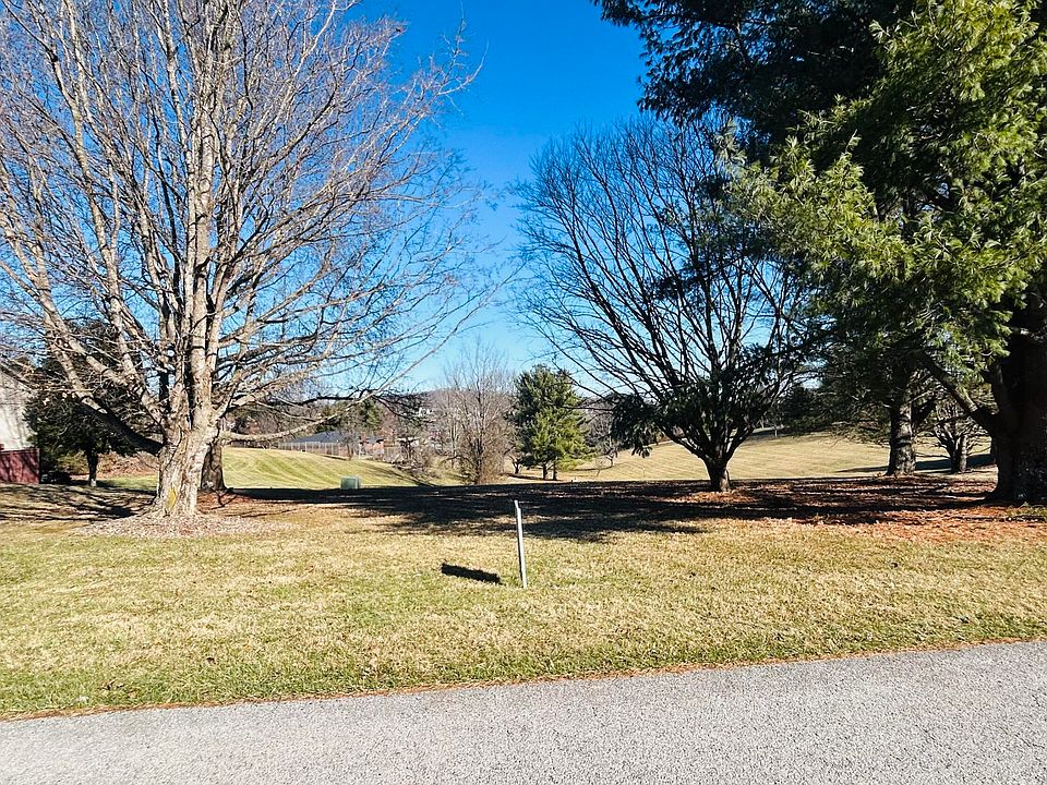 2nd image of 242 Dogwood Trl