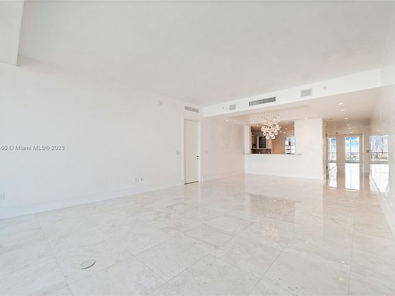 4th image of 2627 Bayshore Dr #2703