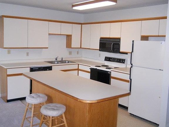 4th image of 15 Crossgate Dr