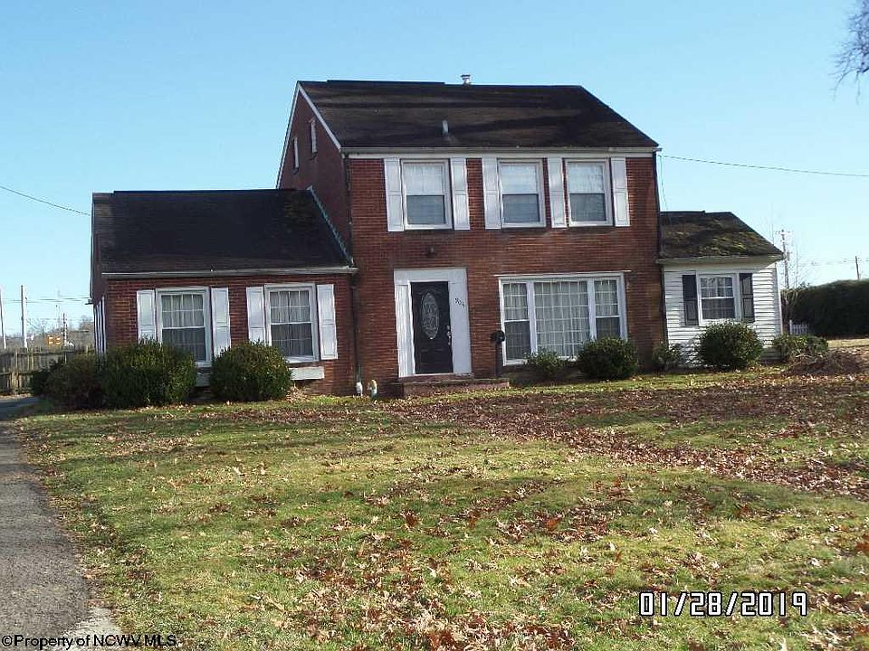 1st image of 904 Farms Dr