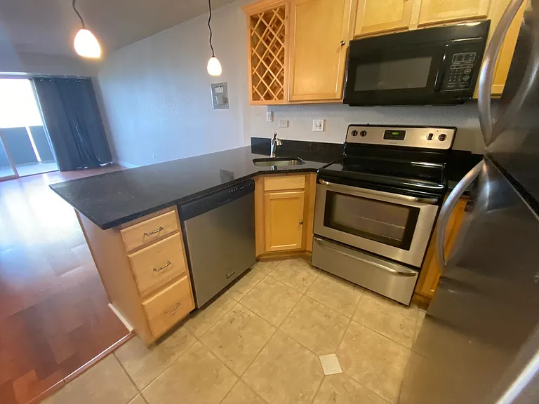 909 Logan St #11E — Photo 7