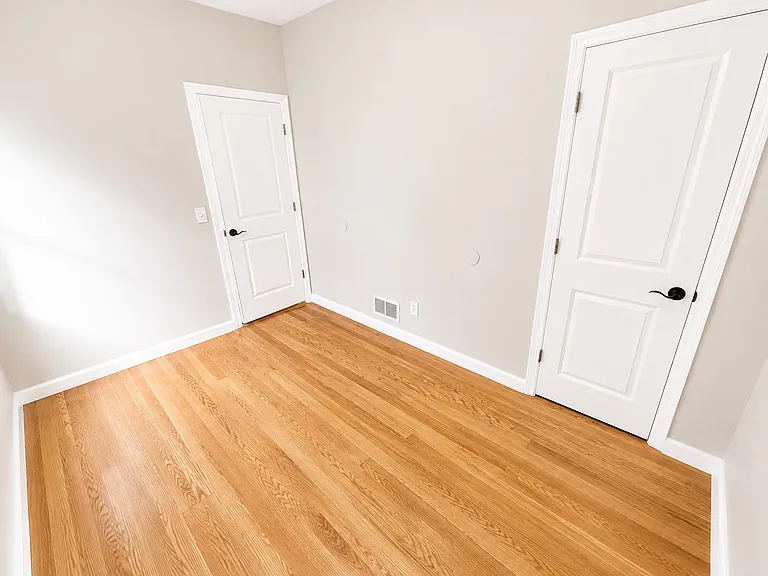 196 Shepard Ave #1R — Photo 6