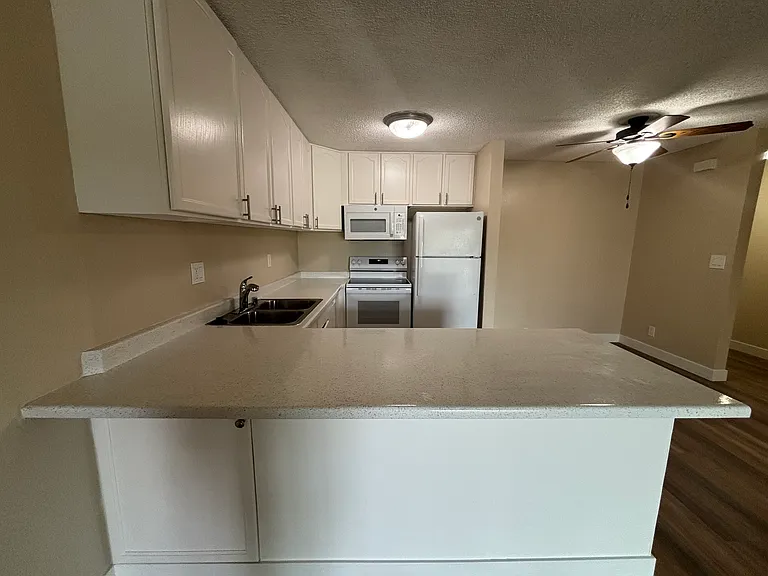 The Luxe Apartments — Photo 50