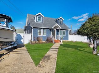 91 Cedar Road, Amityville, NY 11701