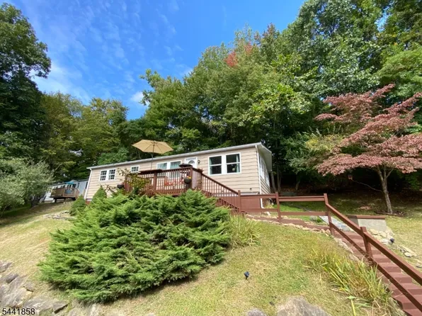 54 Northwood Dr, High Bridge Boro, NJ 08829