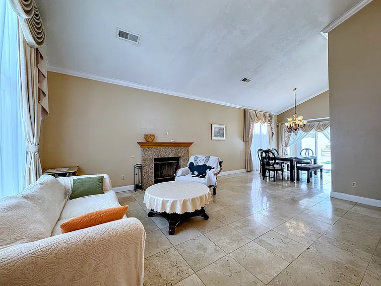20529 Pacific Dr — Photo 4