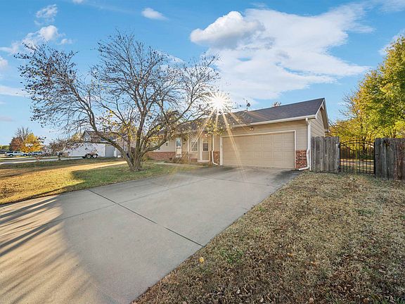 4th image of 649 Dublin Dr