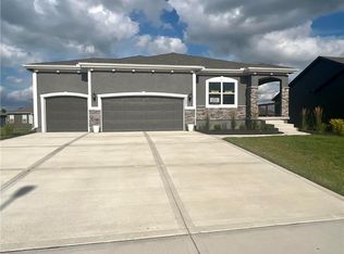 18921 Ocheltree St, Spring Hill, KS 66083