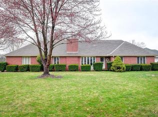 404 SE Willow Way, Lees Summit, MO 64063