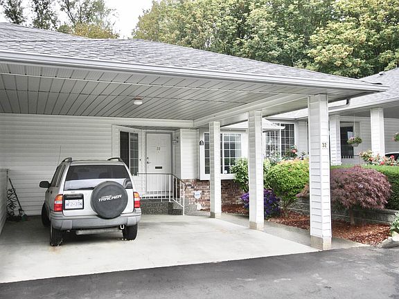 2nd image of 3055 Trafalgar St #32