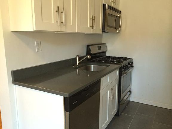 4th image of 9131 Lamont Ave APT 3G