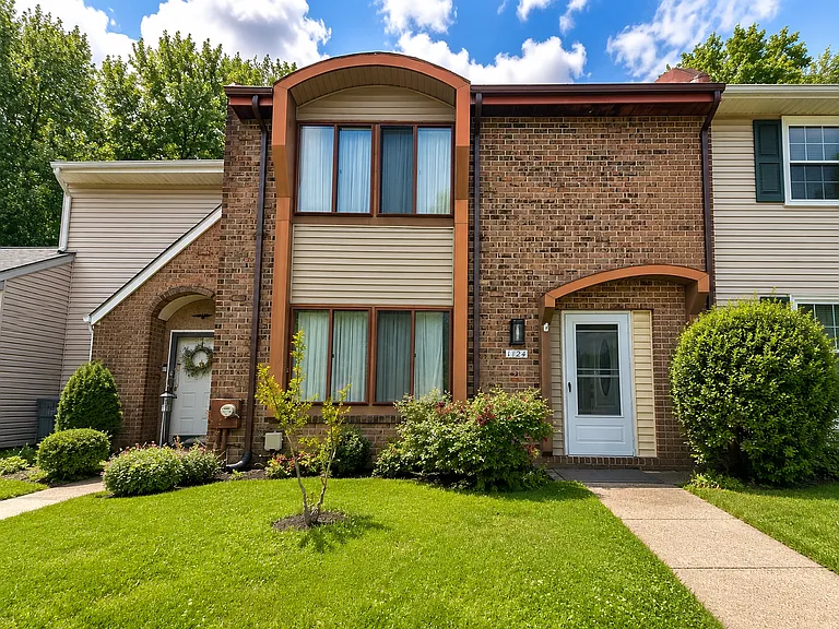 1124 Sheffield Ct — Photo 11