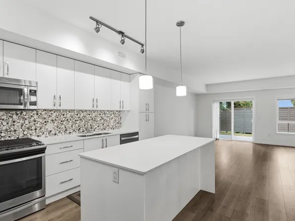 680 Old Meadows Rd Unit 74, Kelowna, BC V1W 1S2