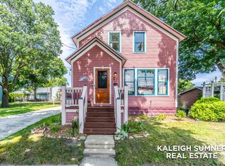254 5th Ave, Manistee, MI 49660