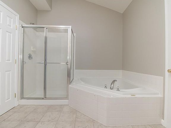 3rd image of 2846 Double Eagle Dr