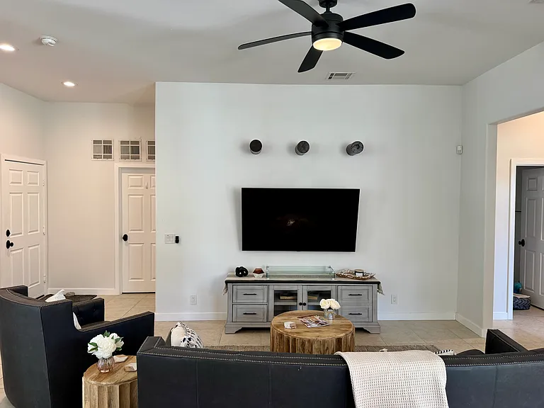 53700 Avenida Madero — Photo 10