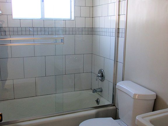 Bathroom#2 With Tub & Shower