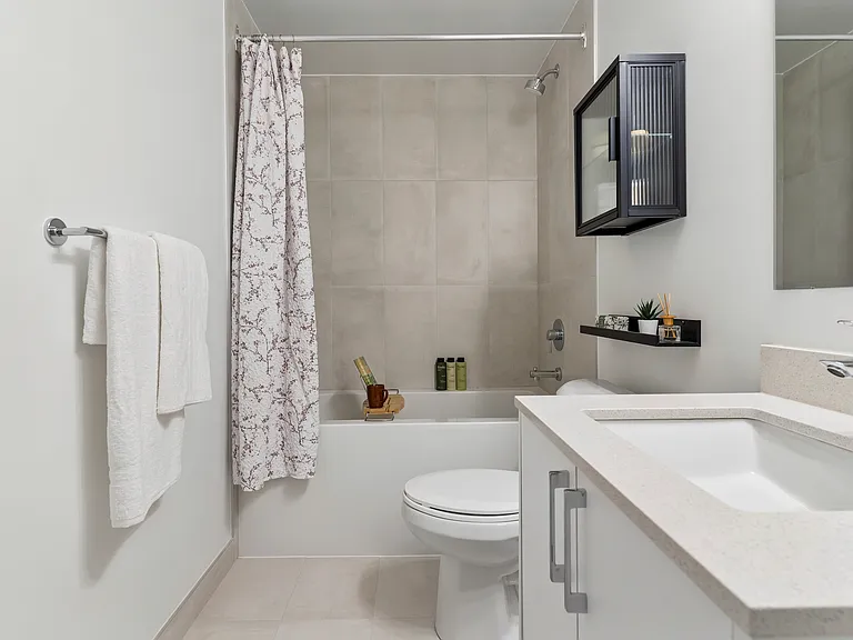 799 Sheppard Ave W — Photo 33