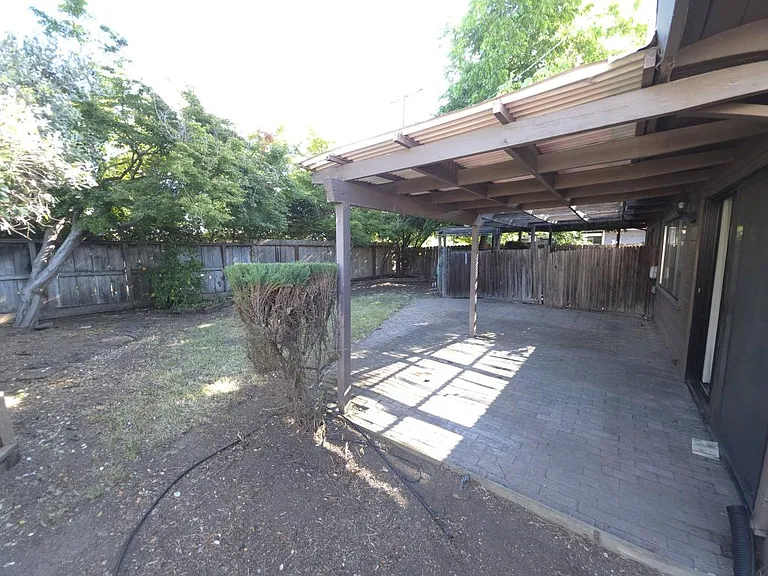 2217 Polk Way — Photo 19