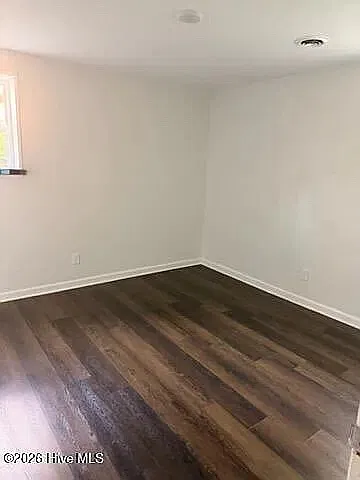 5 bed, 2111 sqft, $1,790 — Photo 3