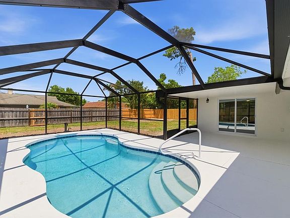 2nd image of 4760 SEVILLE DRIVE
