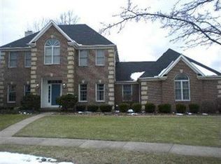 3921 Colonial Ct, Rocky River, OH