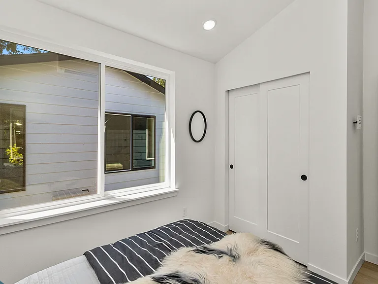 832 S Sullivan St — Photo 18
