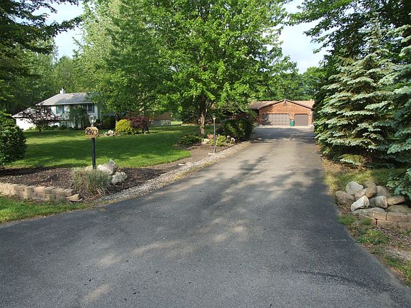 FRONT DRIVEWAY