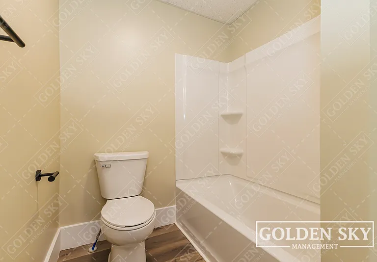 823 W Main St — Photo 10
