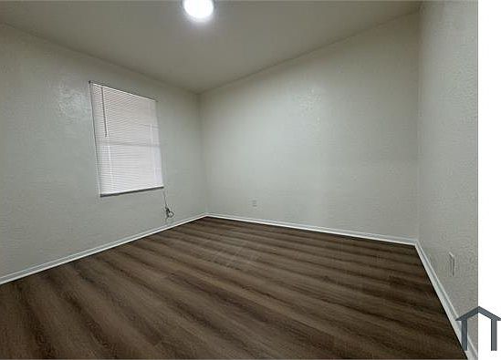 3rd image of 521 W 92nd St