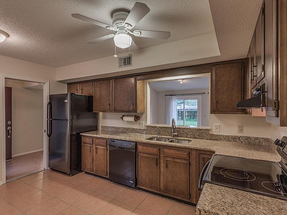 5th image of 11001 Whistlewood Ct