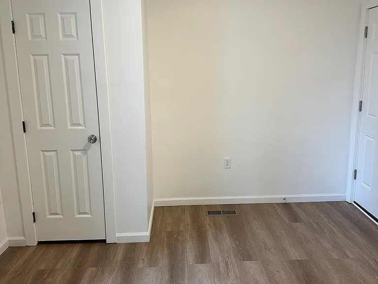 8 Prospect Pl #2 — Photo 2