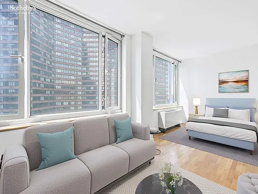 Rented by Sotheby's International Realty | media 21