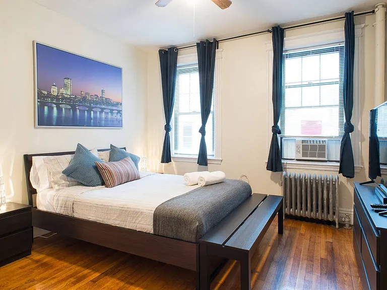58 Queensberry St #3 — Photo 2